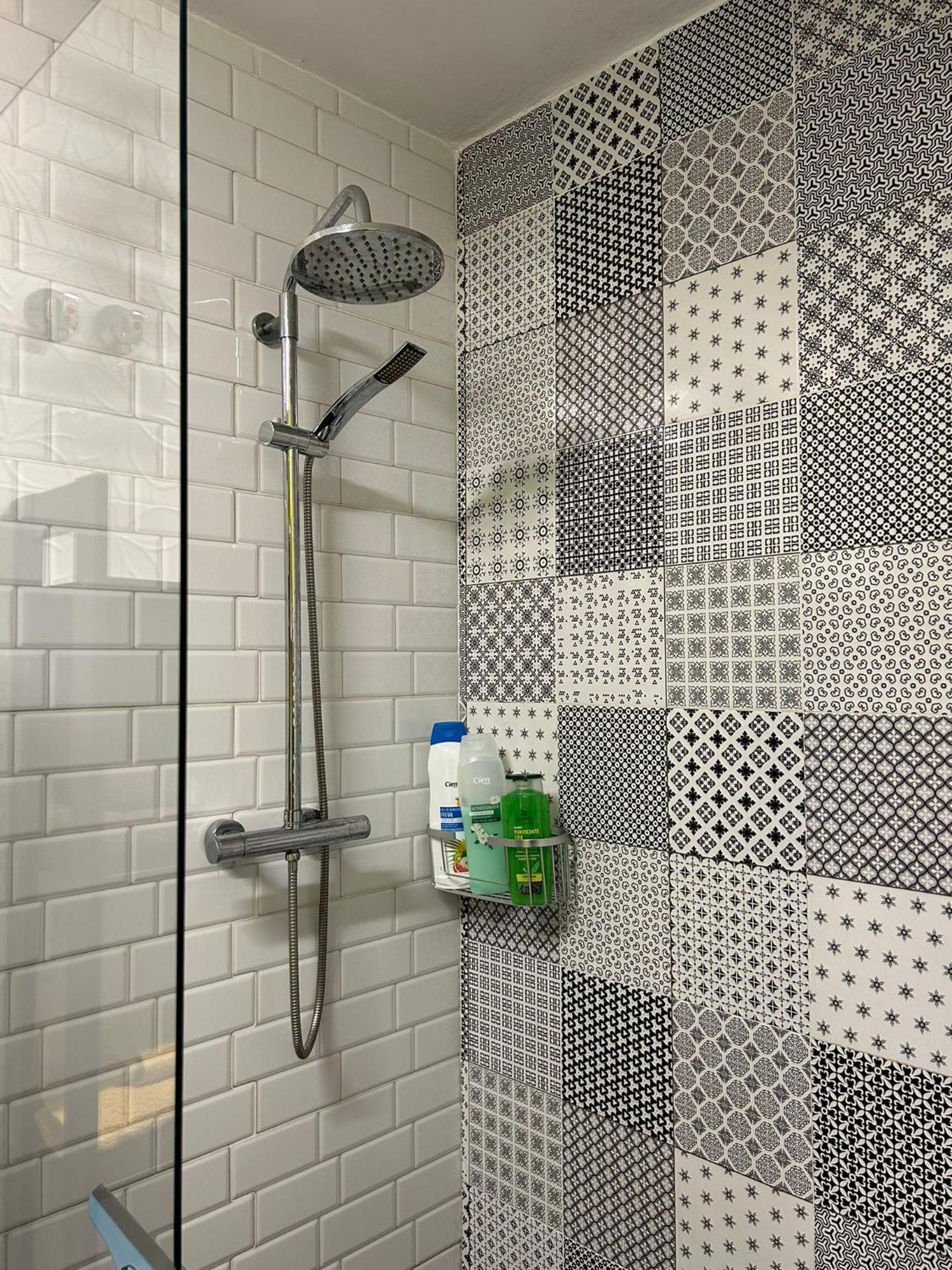 Area Con Piscina